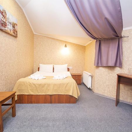 Hotel Три Сімки Wyschhorod Exterior foto