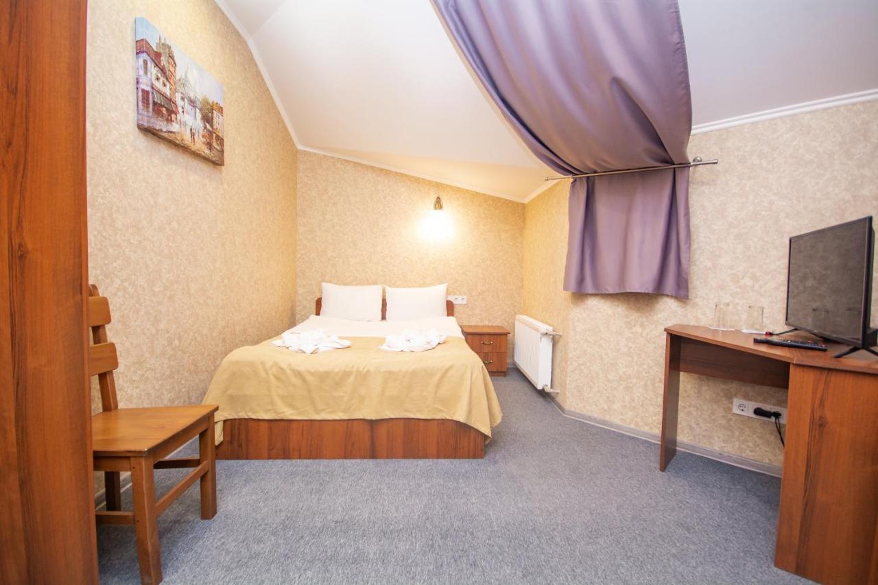 Hotel Три Сімки Wyschhorod Exterior foto