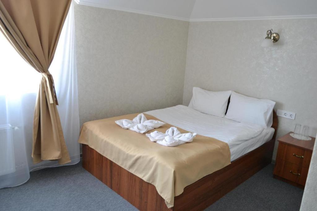 Hotel Три Сімки Wyschhorod Exterior foto