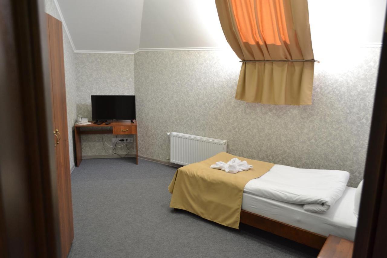 Hotel Три Сімки Wyschhorod Exterior foto