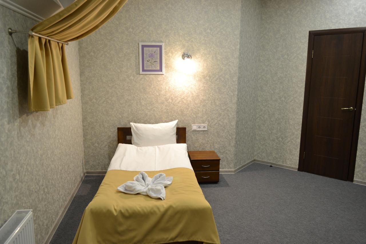 Hotel Три Сімки Wyschhorod Exterior foto