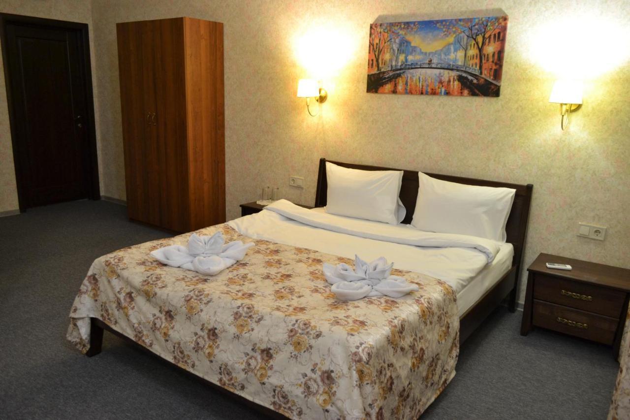 Hotel Три Сімки Wyschhorod Exterior foto